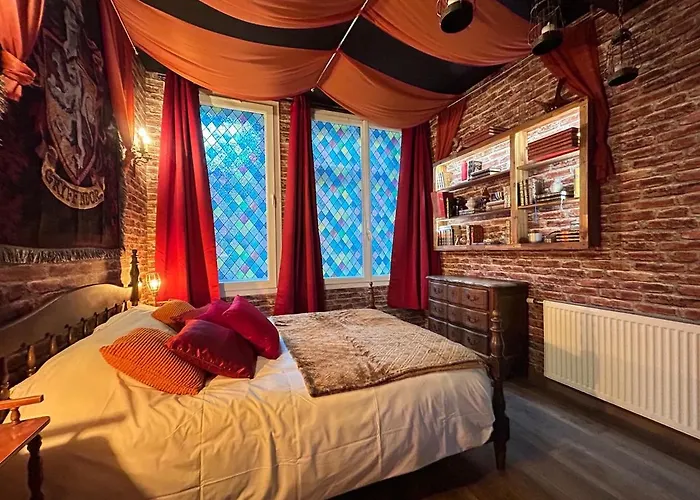 Harry Potter L'experience, Nuit Magique A Poudlard Apartment Sedan